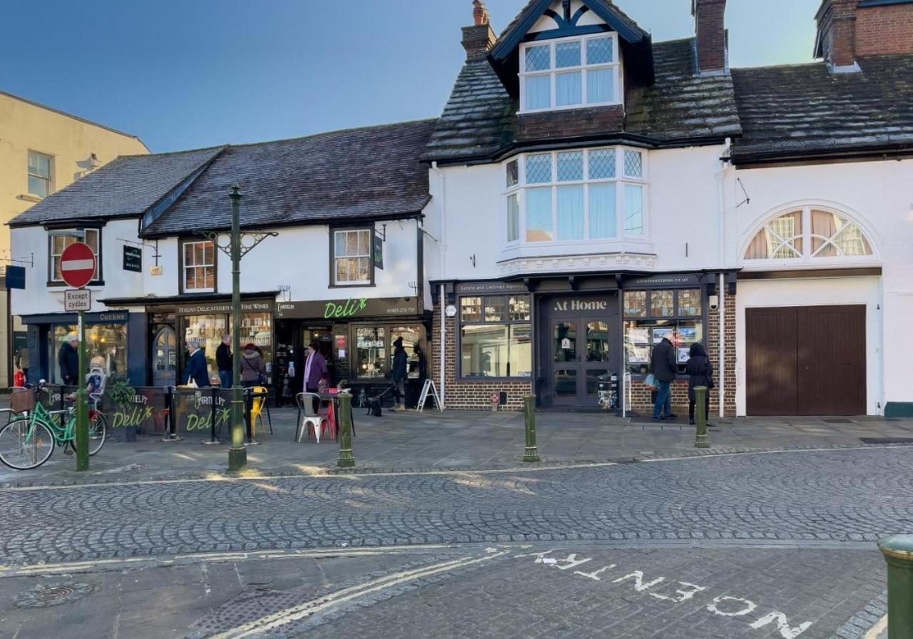 Talbot Lane By My Getaways * Horsham